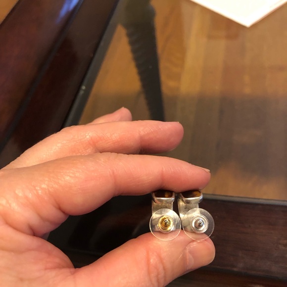 Half hoop small tortoiseshell earrings by Guess. - Picture 2 of 9